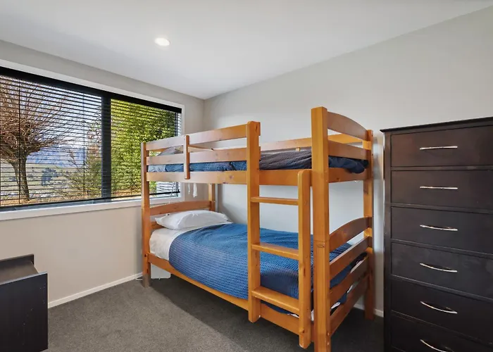Paradise Peaks - Queenstown Holiday Home